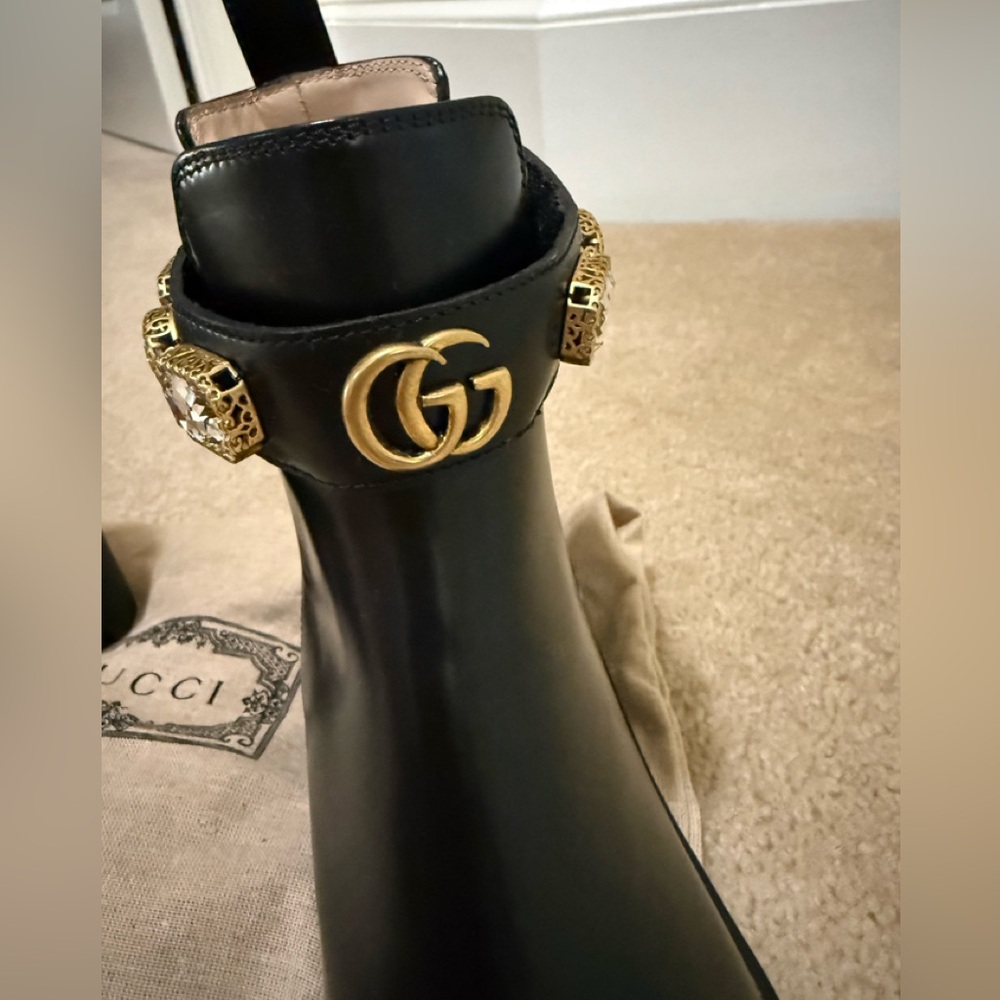 STUNNING!  NEW!  Gucci Trip Logo Strap Chelsea Boot -6.5 - Picture 6 of 14